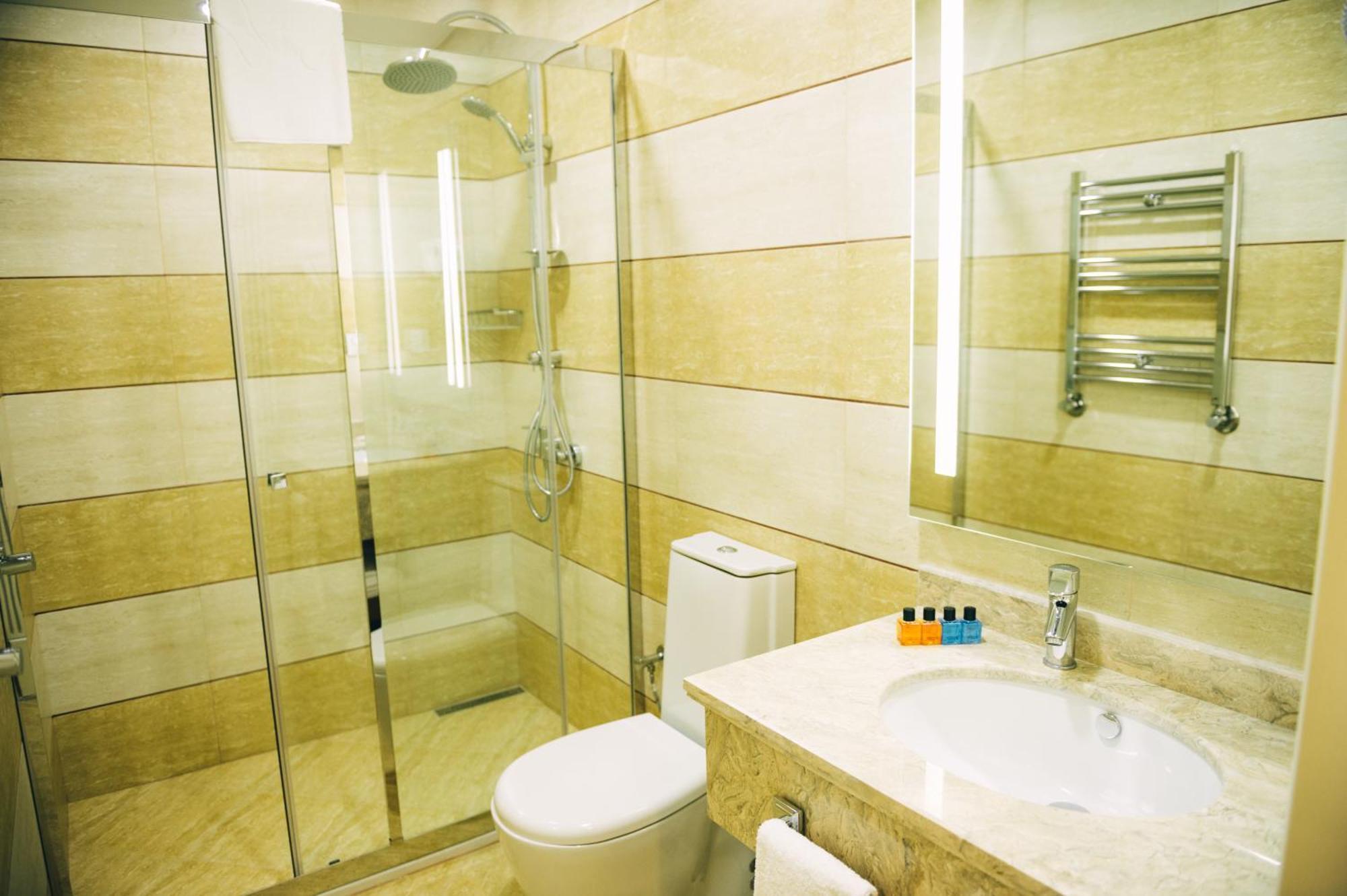 Emerald Suite Hotel Баку Экстерьер фото